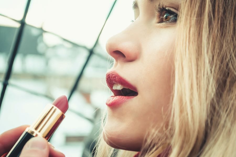 Ricinusovo ulje: Tajna ZAO Make Up proizvoda za meke i njegovane usne